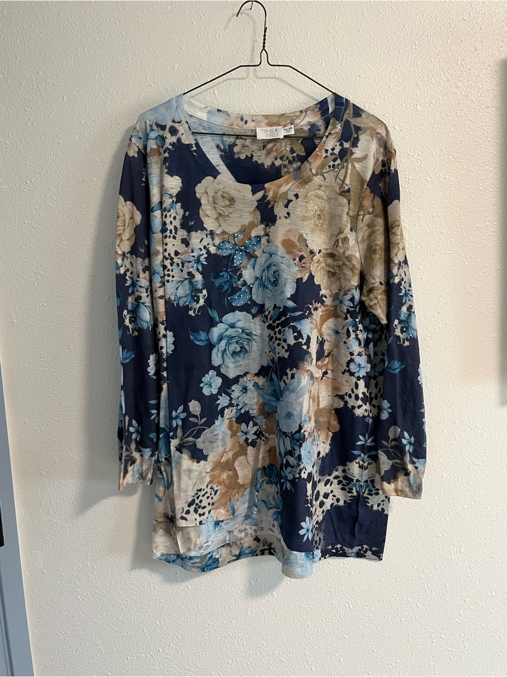 Time and Tru Navy Floral Long Sleeve Tunic Top with Blue and Tan Roses Size XXL